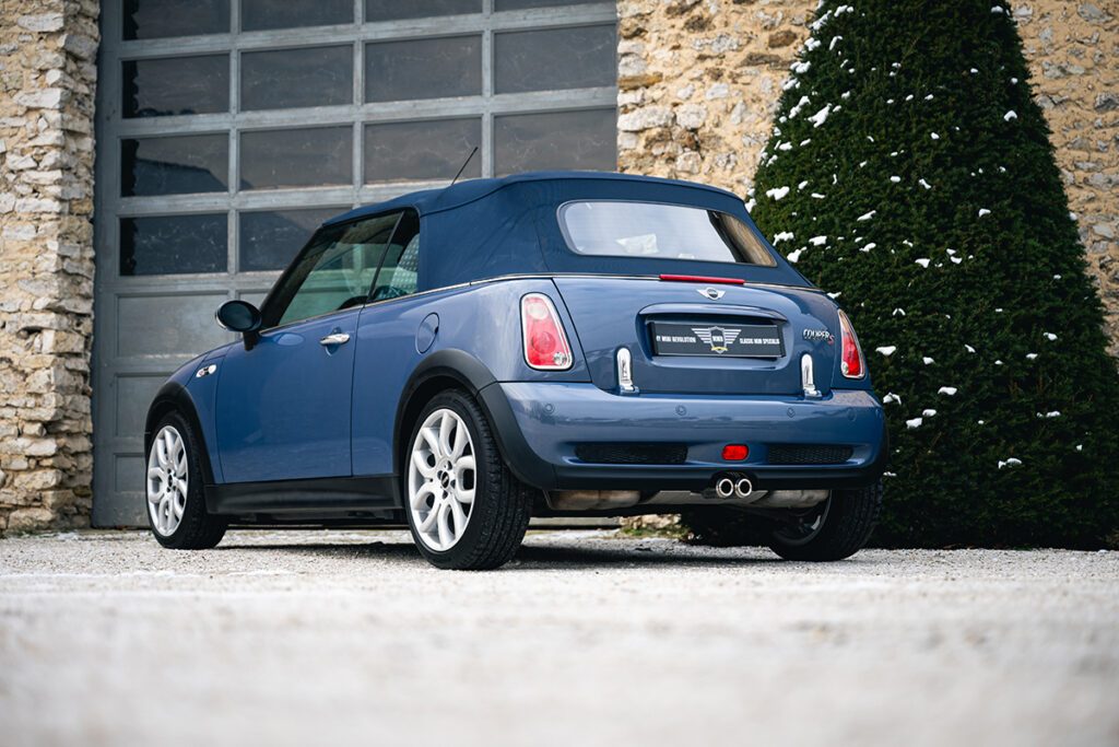 mini cooper s 170cv r52 cool blue à vendre occasion collection collector rare youngtimer achat vintage classics mini my mini revolution showroom paris houdan bazainville france