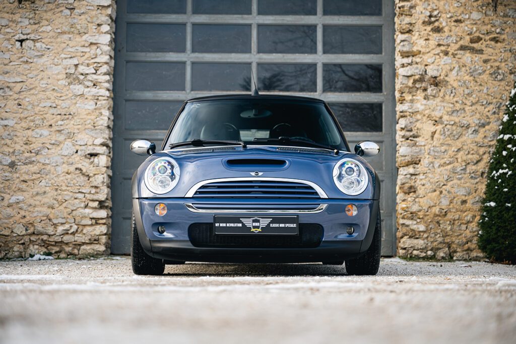 mini cooper s 170cv r52 cool blue à vendre occasion collection collector rare youngtimer achat vintage classics mini my mini revolution showroom paris houdan bazainville france