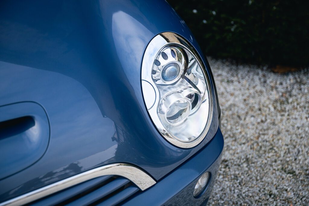 mini cooper s 170cv r52 cool blue à vendre occasion collection collector rare youngtimer achat vintage classics mini my mini revolution showroom paris houdan bazainville france
