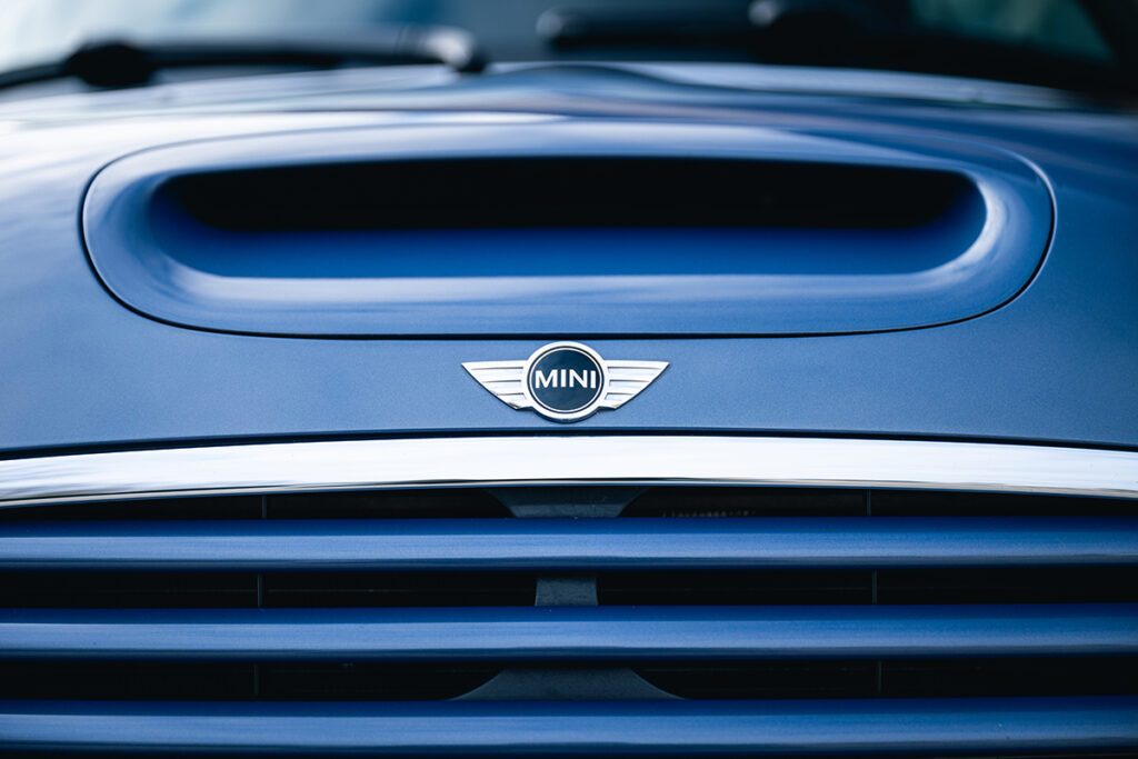 mini cooper s 170cv r52 cool blue à vendre occasion collection collector rare youngtimer achat vintage classics mini my mini revolution showroom paris houdan bazainville france