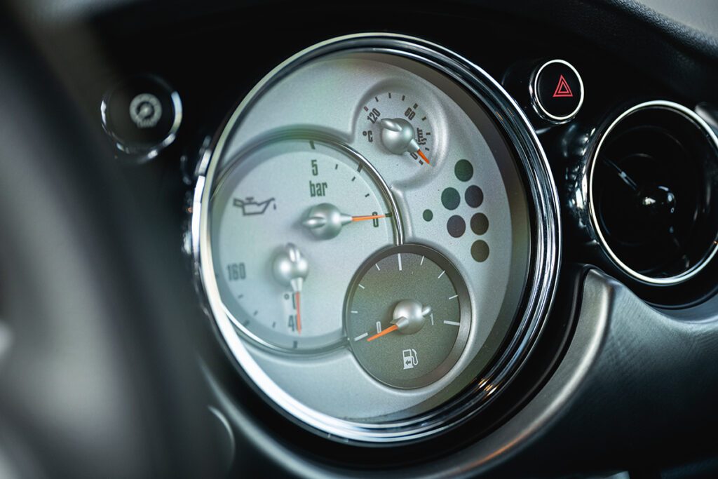 mini cooper s 170cv r52 cool blue à vendre occasion collection collector rare youngtimer achat vintage classics mini my mini revolution showroom paris houdan bazainville france