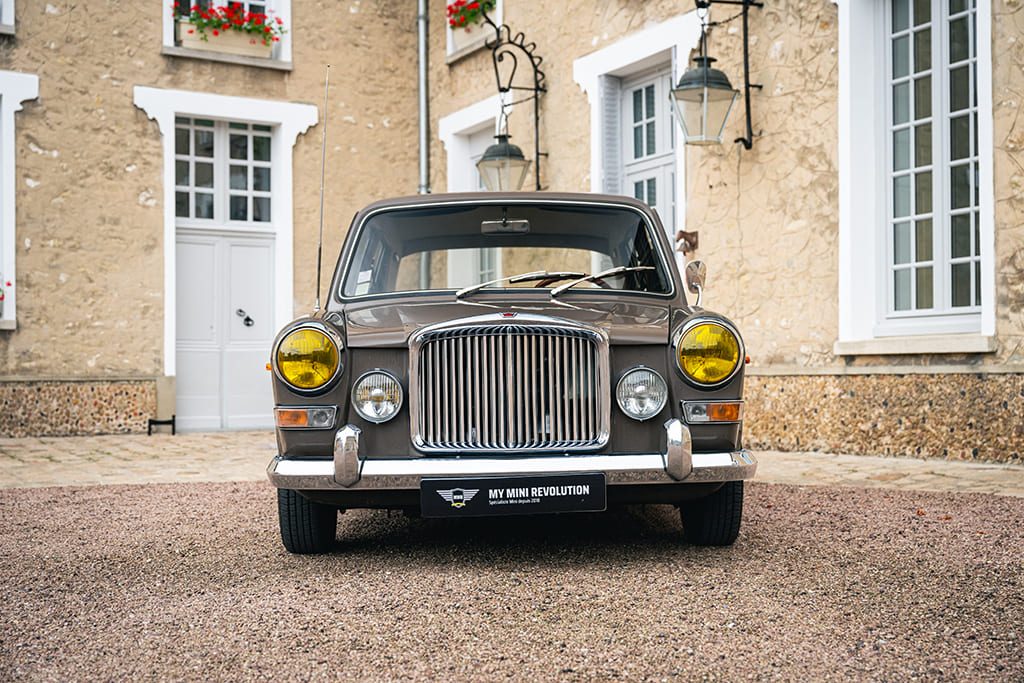 Austin Princess Vanden Plas 1300 brown 1968 for sale used My Mini Revolution Paris
