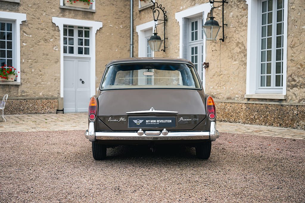 Austin Princess Vanden Plas 1300 brown 1968 for sale used My Mini Revolution Paris