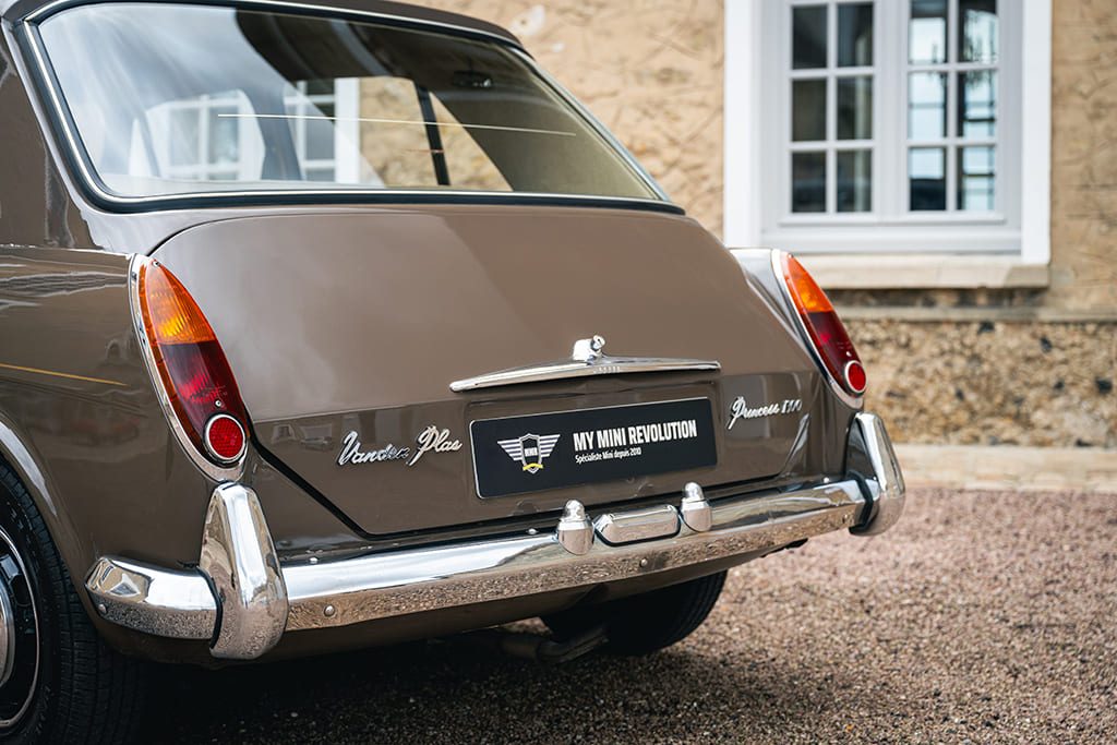 Austin Princess Vanden Plas 1300 brown 1968 for sale used My Mini Revolution Paris