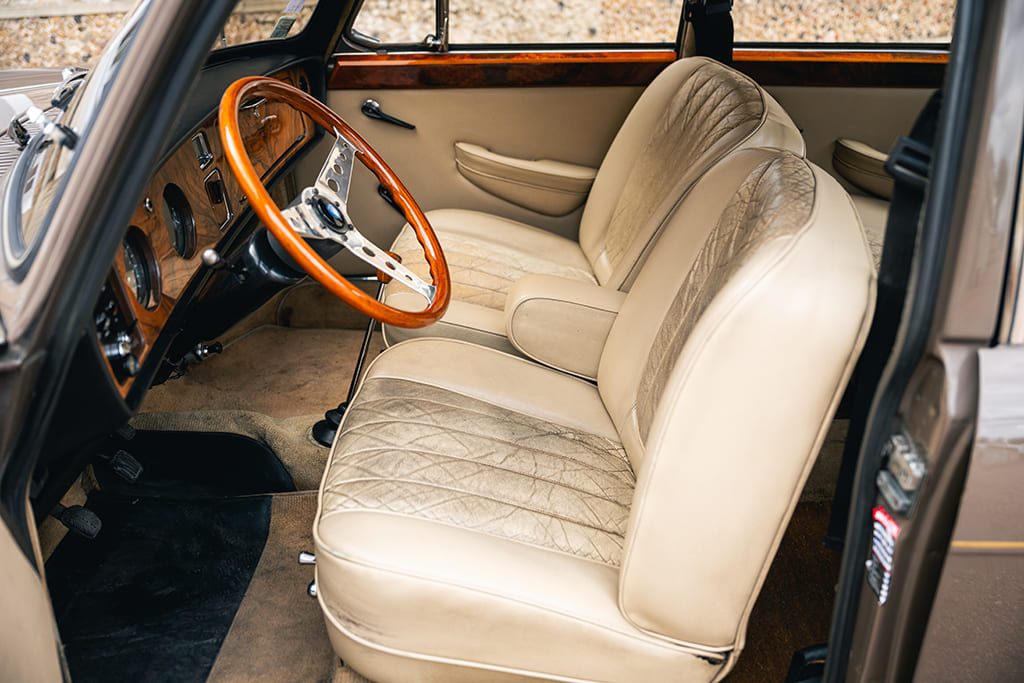 Austin Princess Vanden Plas 1300 brown 1968 for sale used My Mini Revolution Paris