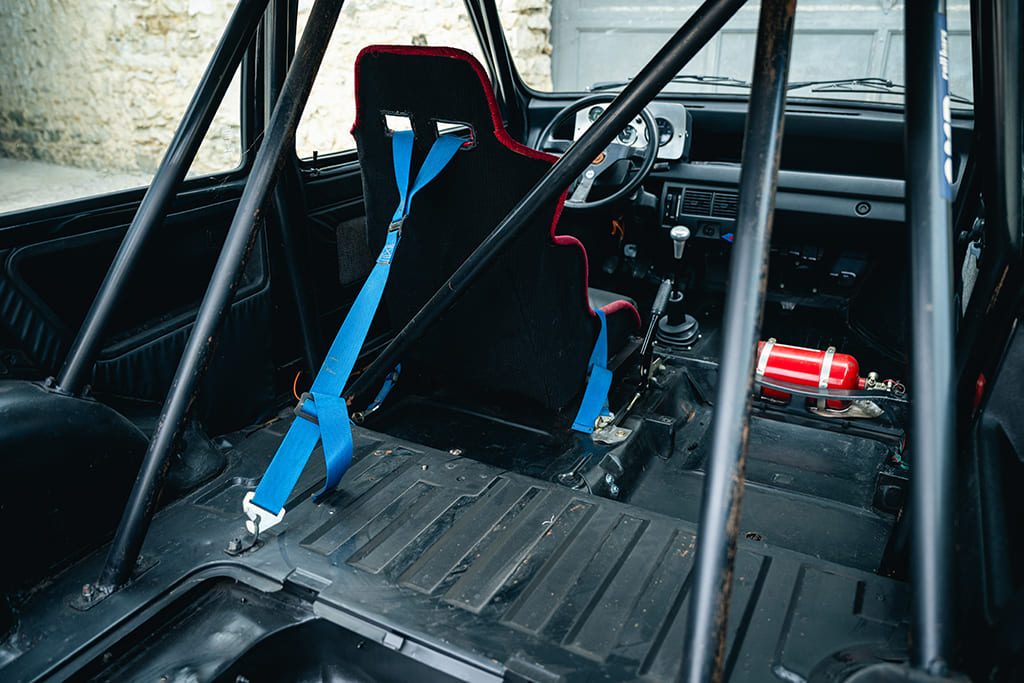 MG Metro Challenge track rally circuit VHRS VHC 1983 black for sale used My Mini Revolution Paris