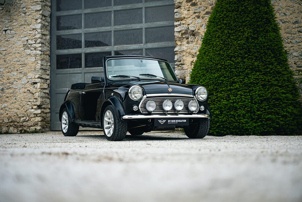 Mini Cabriolet MPI 40th Anniversary 1999 black Mengers for sale used My Mini Revolution Paris