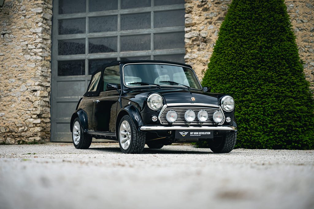 Mini Cabriolet MPI 40th Anniversary 1999 black Mengers for sale used My Mini Revolution Paris