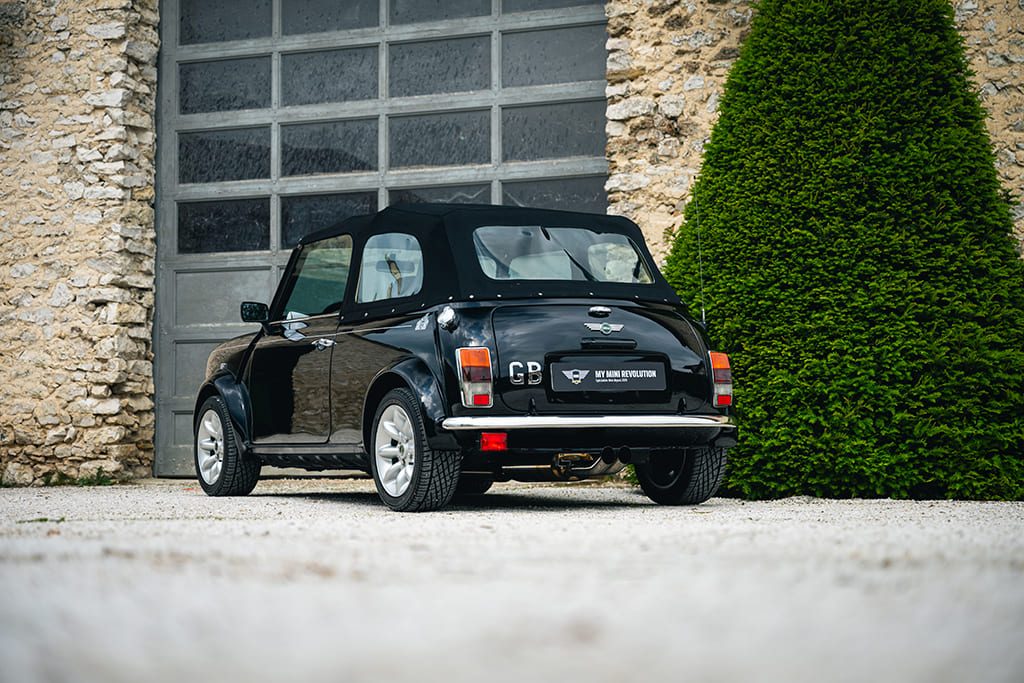 Mini Cabriolet MPI 40th Anniversary 1999 black Mengers for sale used My Mini Revolution Paris