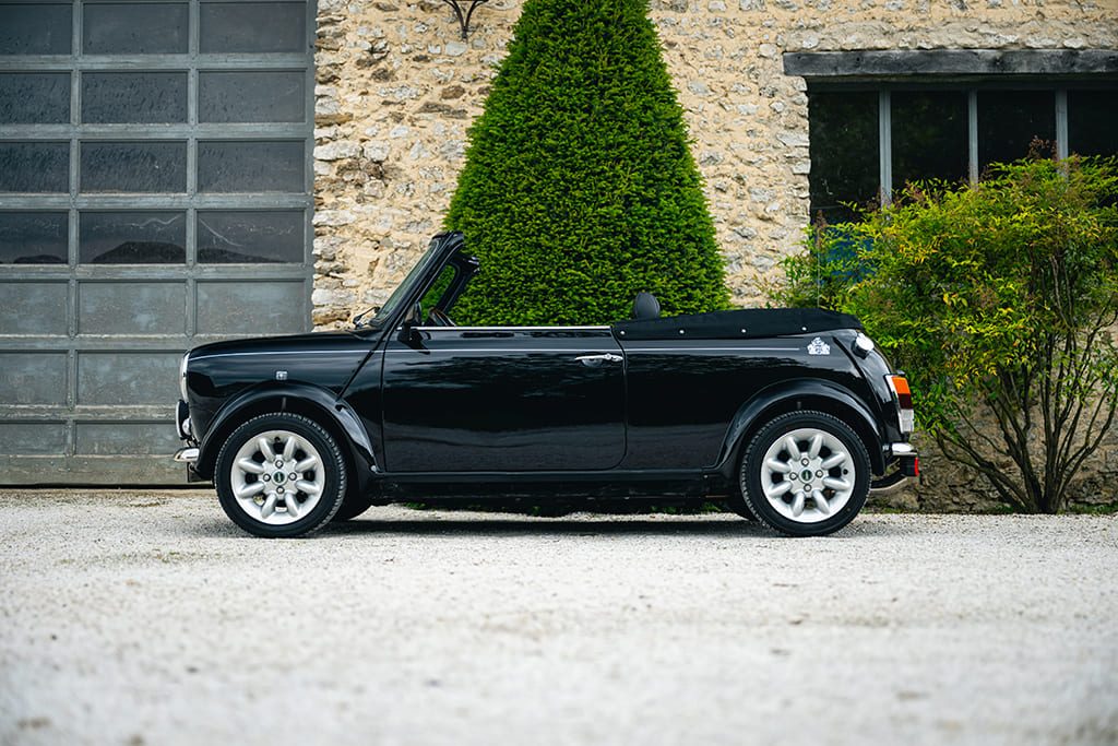 Mini Cabriolet MPI 40th Anniversary 1999 black Mengers for sale used My Mini Revolution Paris