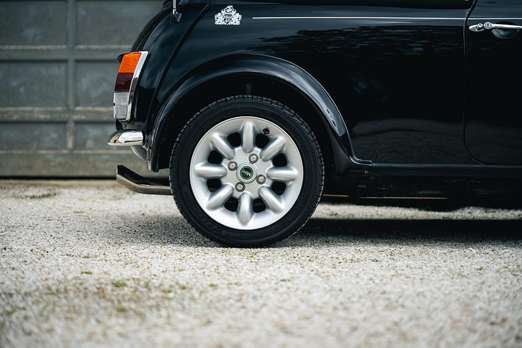 Mini Cabriolet MPI 40th Anniversary 1999 black Mengers for sale used My Mini Revolution Paris