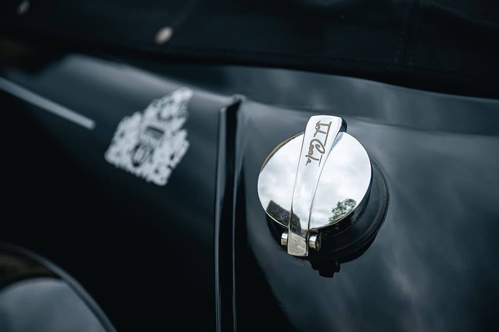 Mini Cabriolet MPI 40th Anniversary 1999 black Mengers for sale used My Mini Revolution Paris