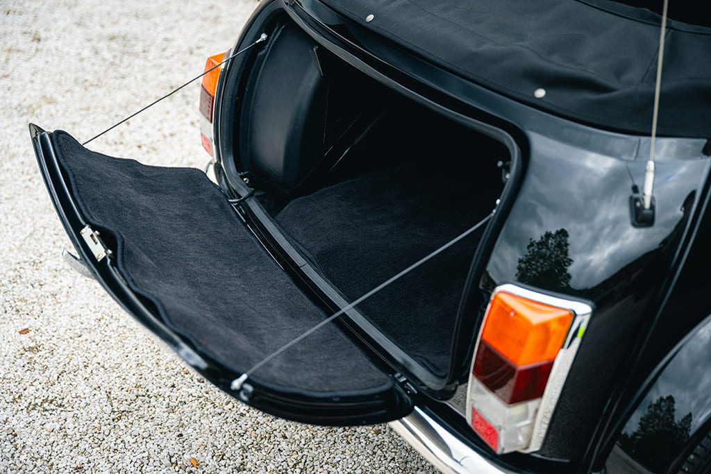 Mini Cabriolet MPI 40th Anniversary 1999 black Mengers for sale used My Mini Revolution Paris