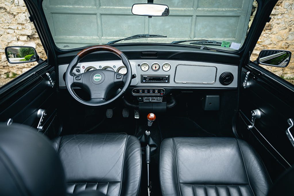 Mini Cabriolet MPI 40th Anniversary 1999 black Mengers for sale used My Mini Revolution Paris
