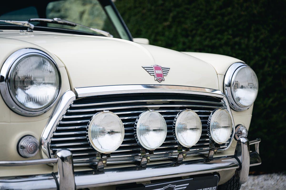 Mini Cooper 1.3 MPI MMR Edition #04 Old English White for sale used My Mini Revolution Paris