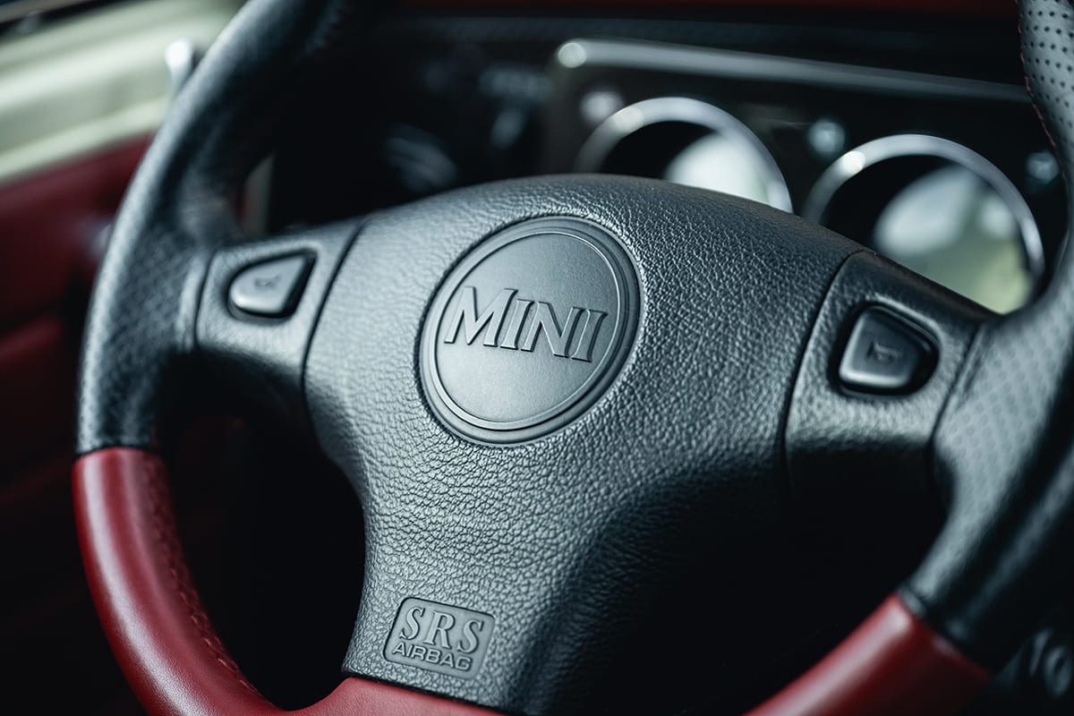 Mini Cooper 1.3 MPI MMR Edition #04 Old English White for sale used My Mini Revolution Paris