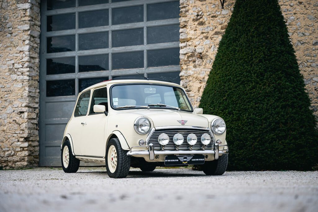 Mini Cooper 1.3 MPI MMR Edition #04 Old English White à vendre occasion My Mini Revolution Paris