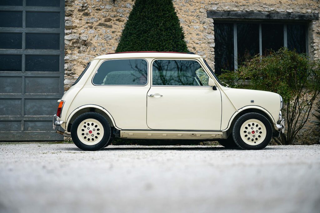 Mini Cooper 1.3 MPI MMR Edition #04 Old English White à vendre occasion My Mini Revolution Paris