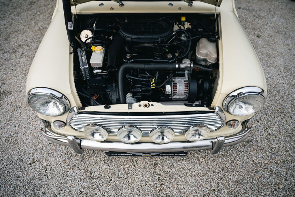 Mini Cooper 1.3 MPI MMR Edition #04 Old English White à vendre occasion My Mini Revolution Paris