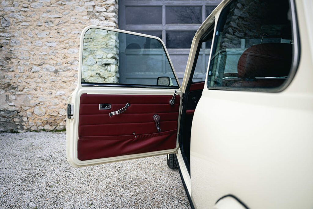 Mini Cooper 1.3 MPI MMR Edition #04 Old English White à vendre occasion My Mini Revolution Paris