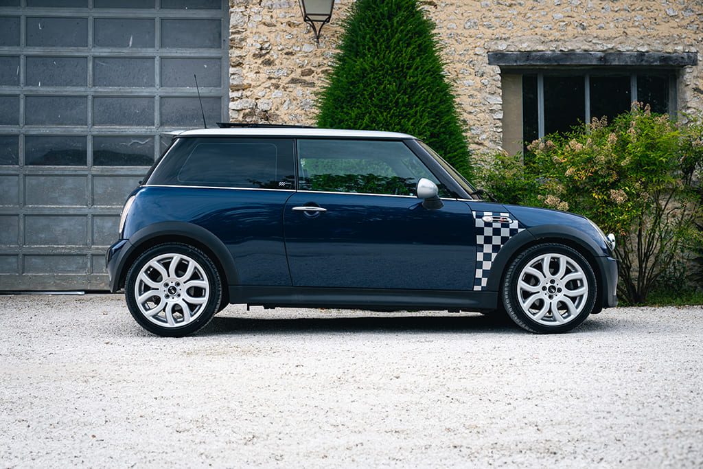 Mini Cooper S Checkmate John Cooper Works JCW Hatch R53 210hp blue for sale used My Mini Revolution Paris