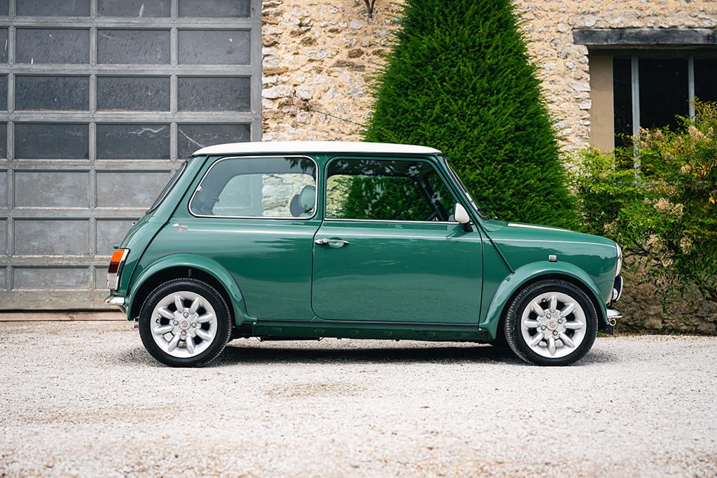 Mini 1.3 MPI Cooper Sport 5 Works almond green for sale rare occasion My Mini Revolution Paris