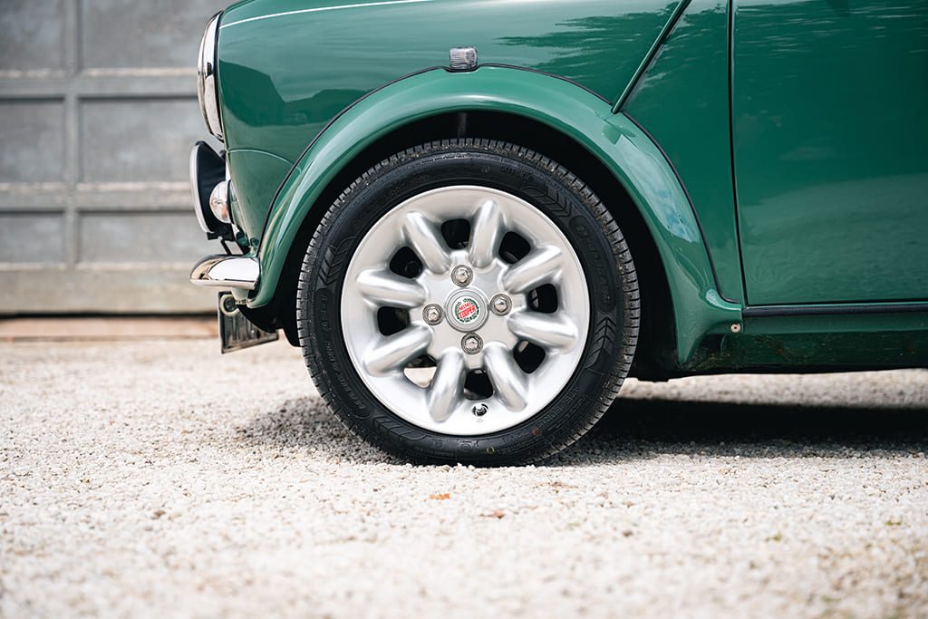 Mini 1.3 MPI Cooper Sport 5 Works almond green for sale rare occasion My Mini Revolution Paris