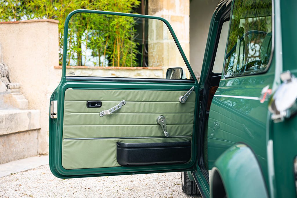 Mini 1.3 MPI Cooper Sport 5 Works almond green for sale rare occasion My Mini Revolution Paris