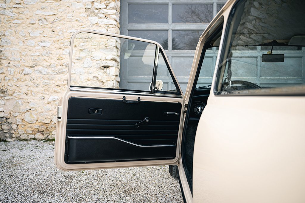 Mini Innocenti Beige 1974 ©mmr 24