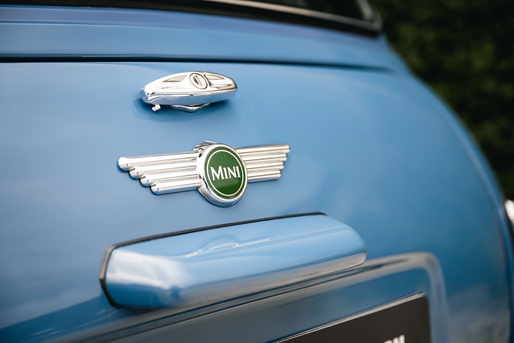 Mini MPI 40th Anniversary Island Blue RHD 1999 for sale used My Mini Revolution Paris