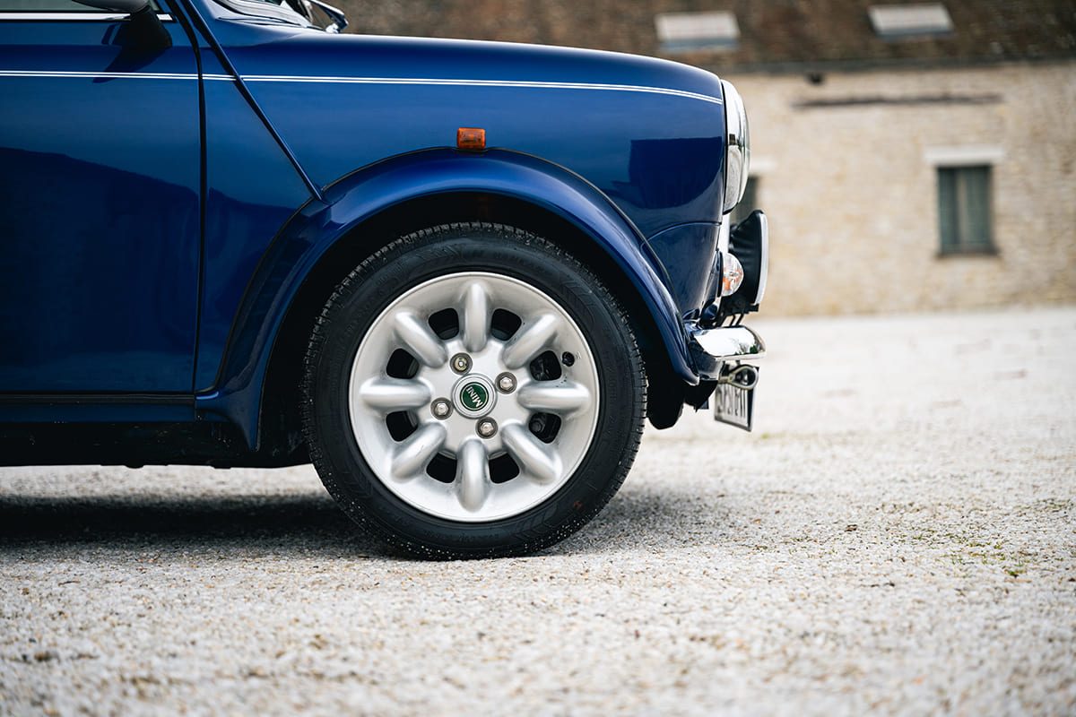 Mini MPI Cooper Sport Swiss Edition Thaiti Blue 2000 for sale used My Mini Revolution Paris