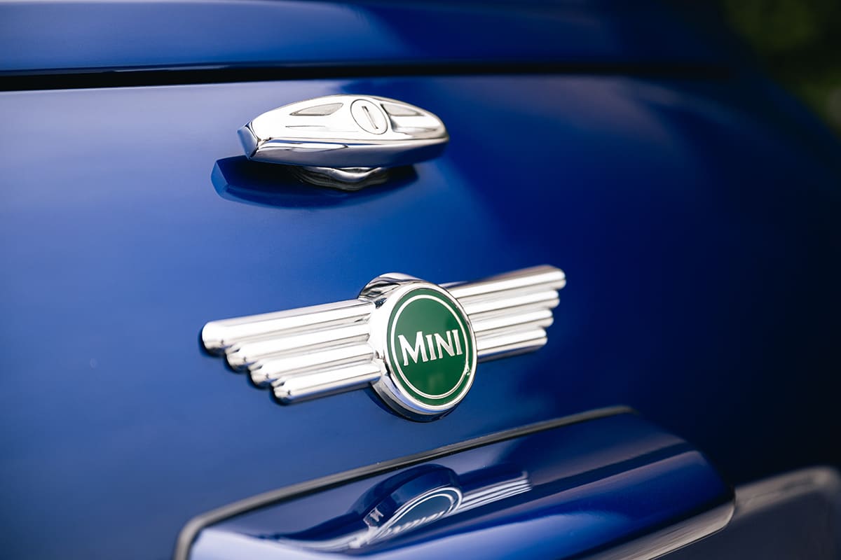 Mini MPI Cooper Sport Swiss Edition Thaiti Blue 2000 for sale used My Mini Revolution Paris