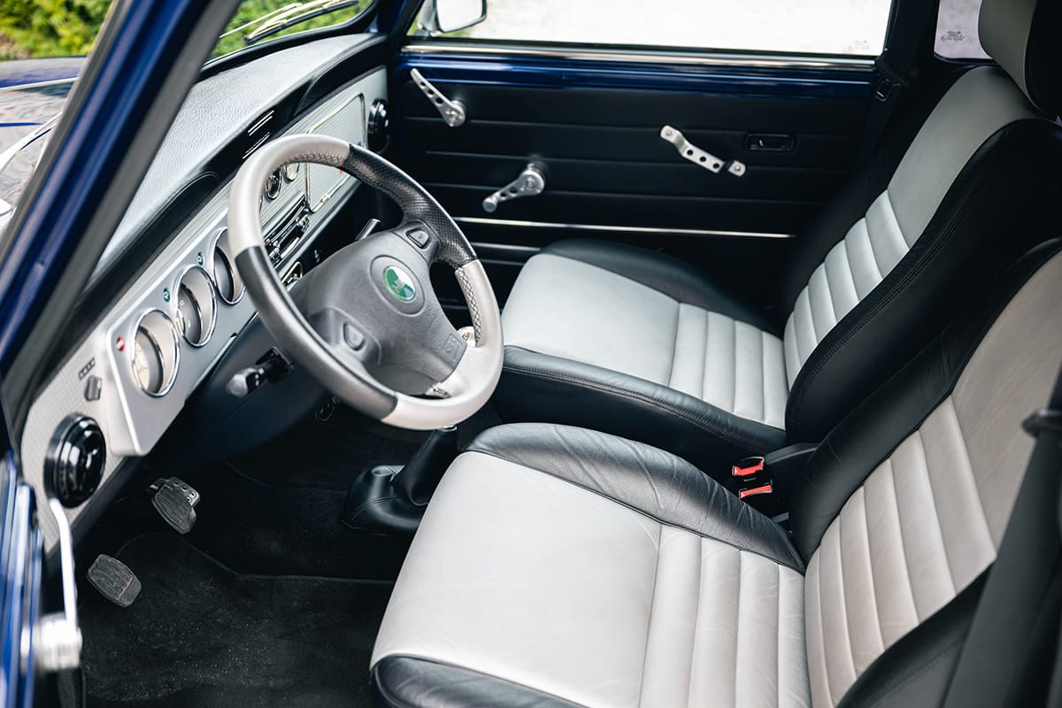 Mini MPI Cooper Sport Swiss Edition Thaiti Blue 2000 for sale used My Mini Revolution Paris