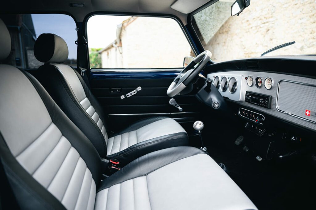 Mini MPI Cooper Sport Swiss Edition Thaiti Blue 2000 for sale used My Mini Revolution Paris