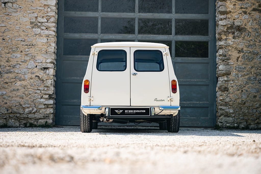 Mini Van old english white 1275 cm³ 1982 for sale used My Mini Revolution Paris