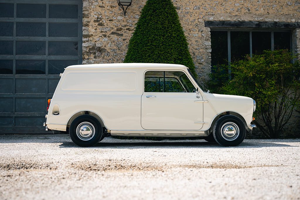 Mini Van old english white 1275 cm³ 1982 for sale used My Mini Revolution Paris