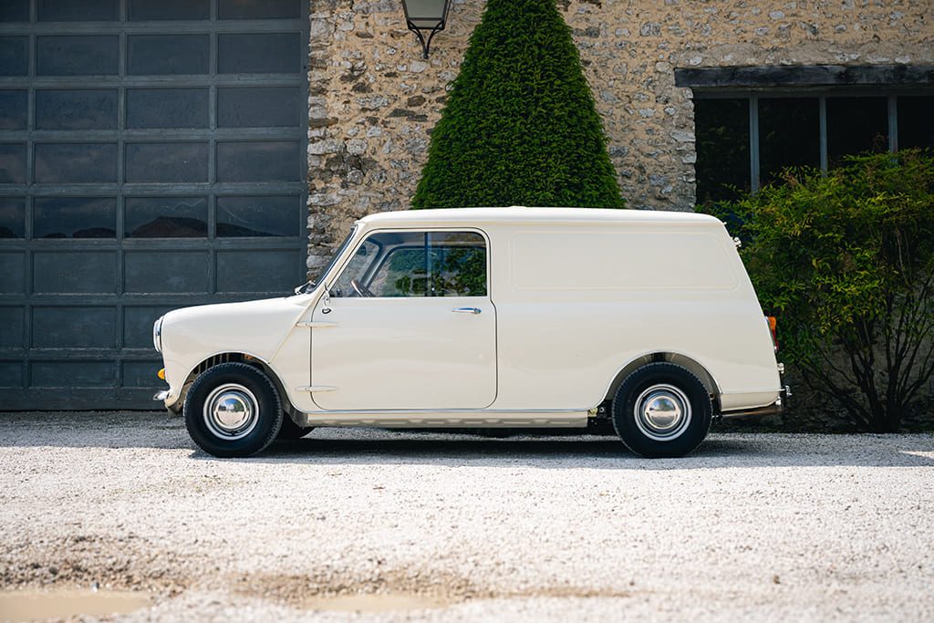 Mini Van old english white 1275 cm³ 1982 for sale used My Mini Revolution Paris