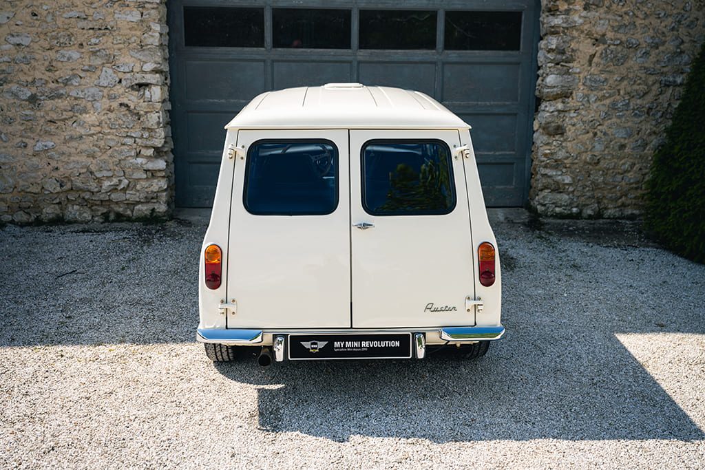 Mini Van old english white 1275 cm³ 1982 for sale used My Mini Revolution Paris