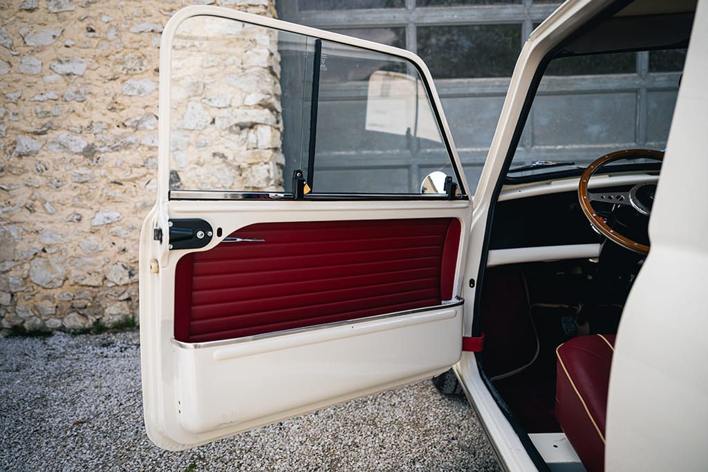 Mini Van old english white 1275 cm³ 1982 for sale used My Mini Revolution Paris
