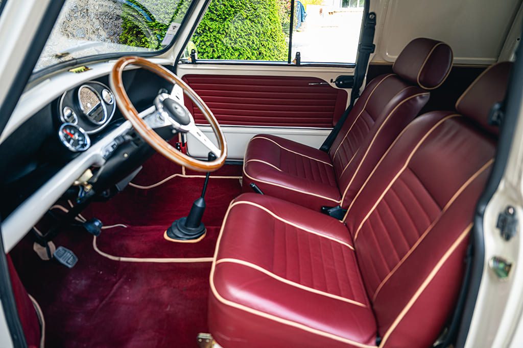 Mini Van old english white 1275 cm³ 1982 for sale used My Mini Revolution Paris