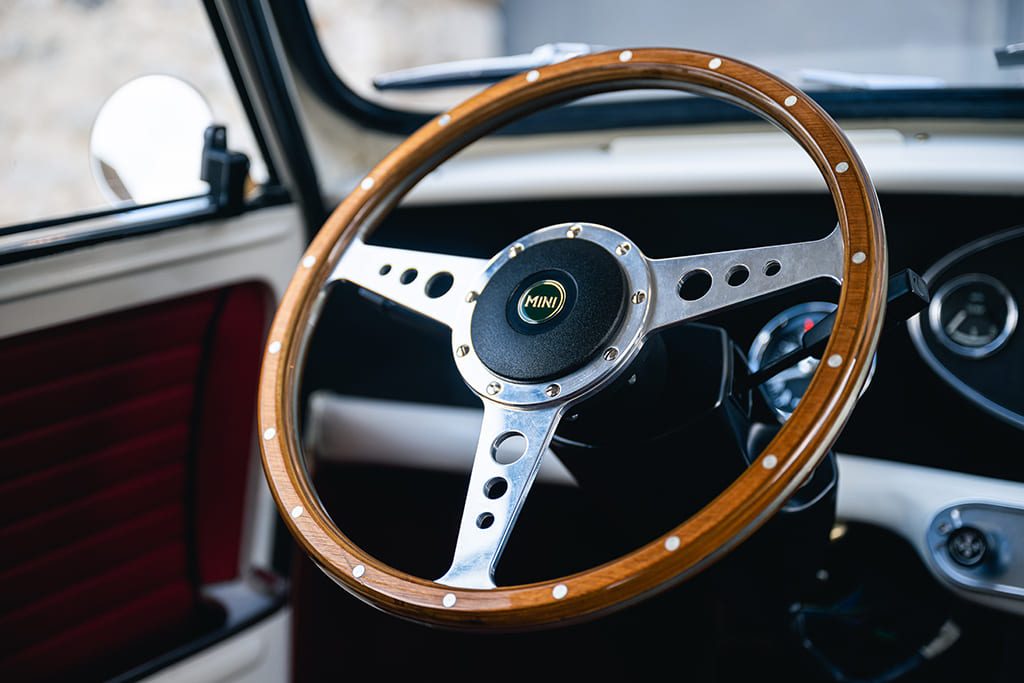 Mini Van old english white 1275 cm³ 1982 for sale used My Mini Revolution Paris