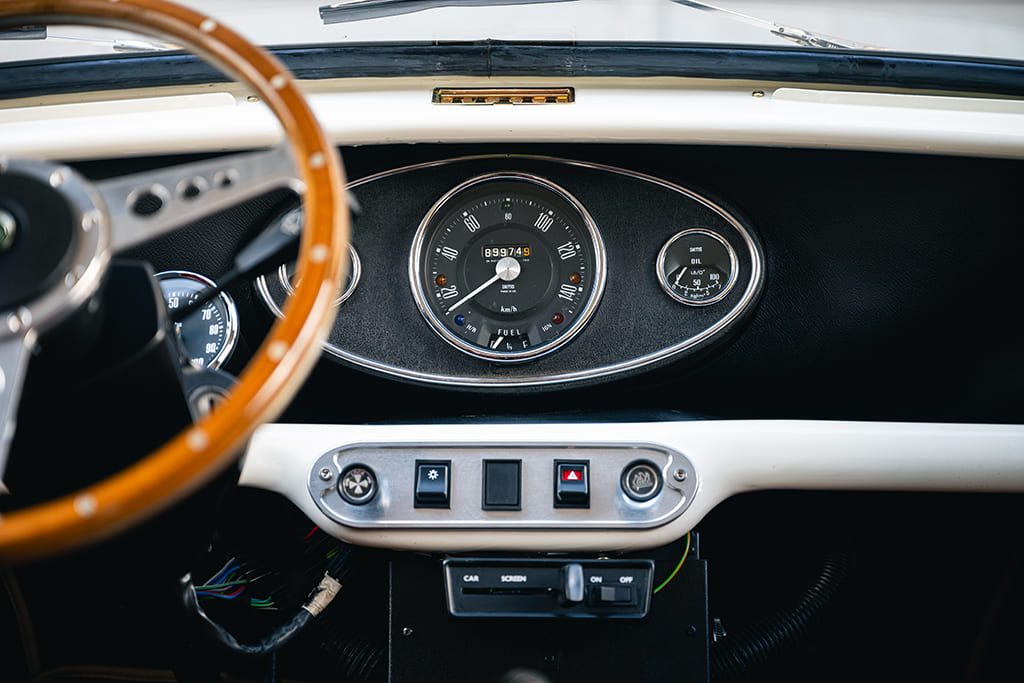 Mini Van old english white 1275 cm³ 1982 for sale used My Mini Revolution Paris