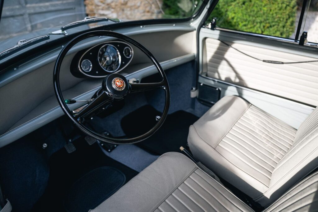 Morris Mini Traveler Flat Roof Tweed Gray 1962 for sale original complete restoration used My Mini Revolution Paris