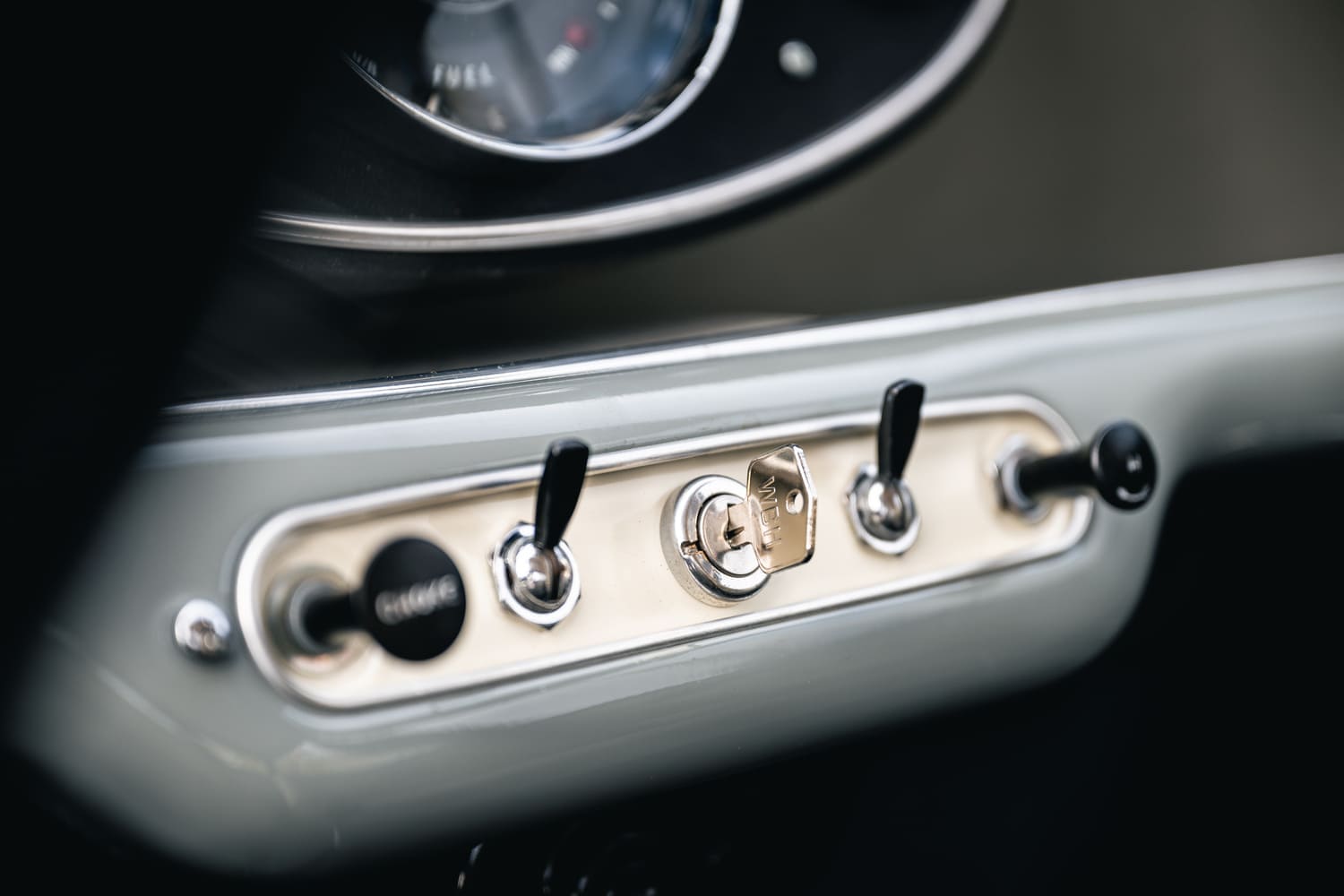 Morris Mini Traveler Flat Roof Tweed Gray 1962 for sale original complete restoration used My Mini Revolution Paris