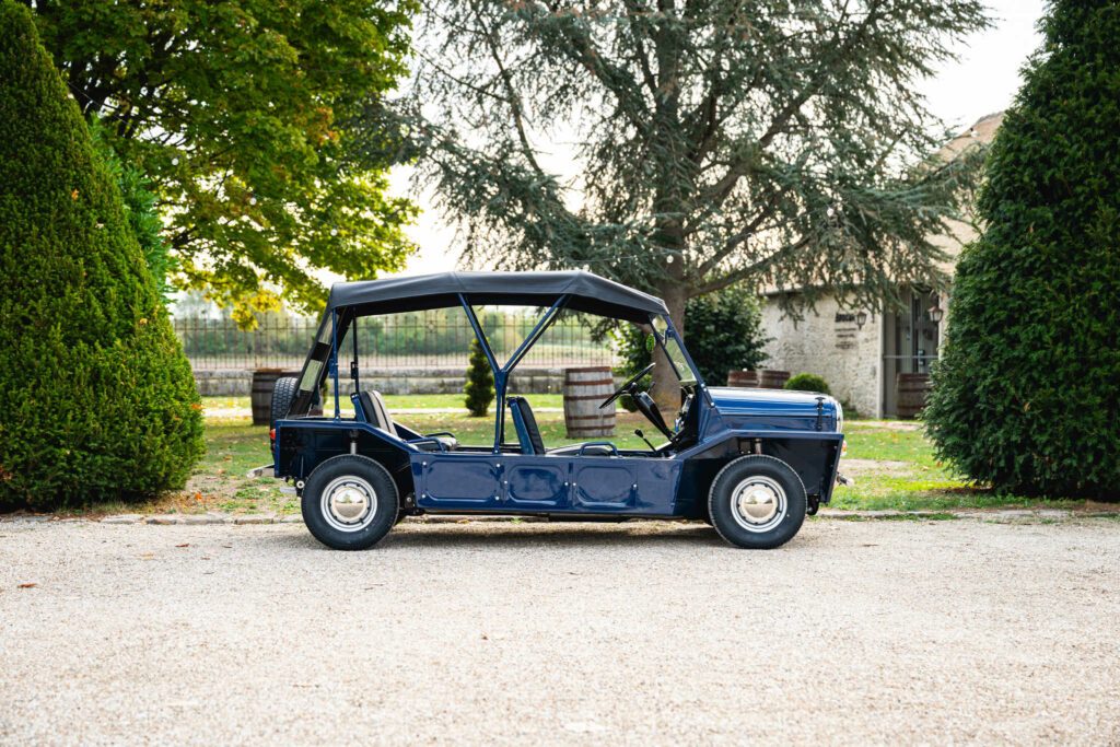 1968 Austin Mini Moke MK2 Blue for sale, collector's item, fully restored, Paris, France. Showroom: Houdan Bazainville, USA. Classics Mini, My Mini Revolution