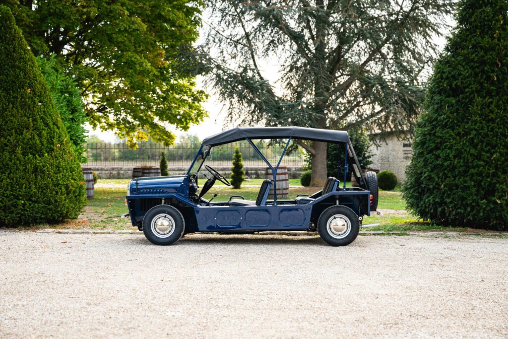 1968 Austin Mini Moke MK2 Blue for sale, collector's item, fully restored, Paris, France. Showroom: Houdan Bazainville, USA. Classics Mini, My Mini Revolution