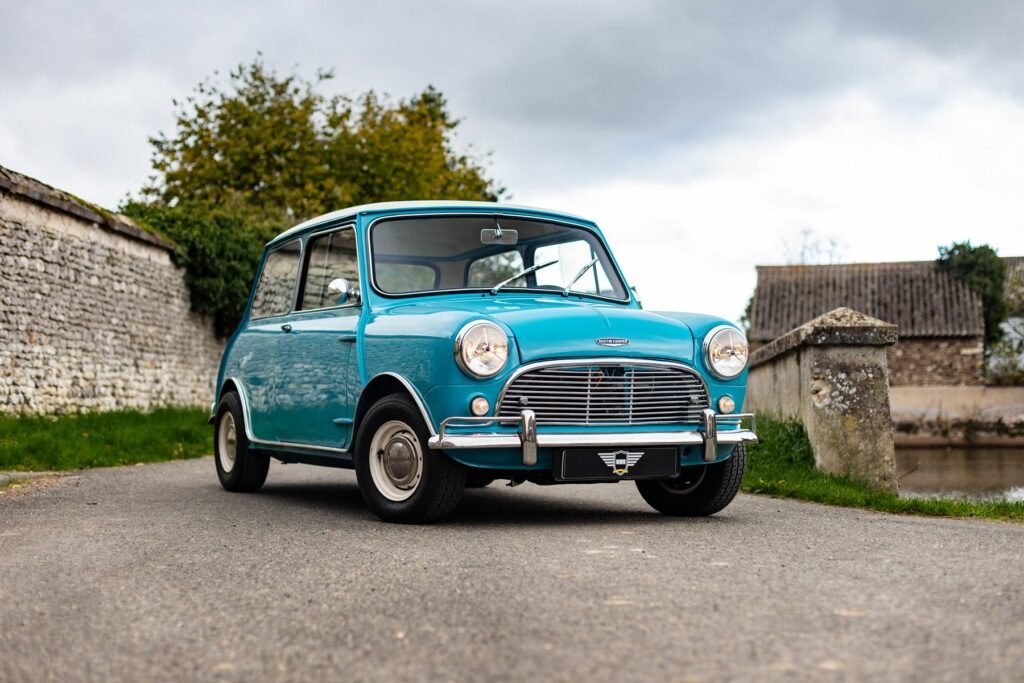 Austin Mini Cooper Mk1 997 Surf Blue de 1963. Recién llegado. Mi Mini Revolution París.