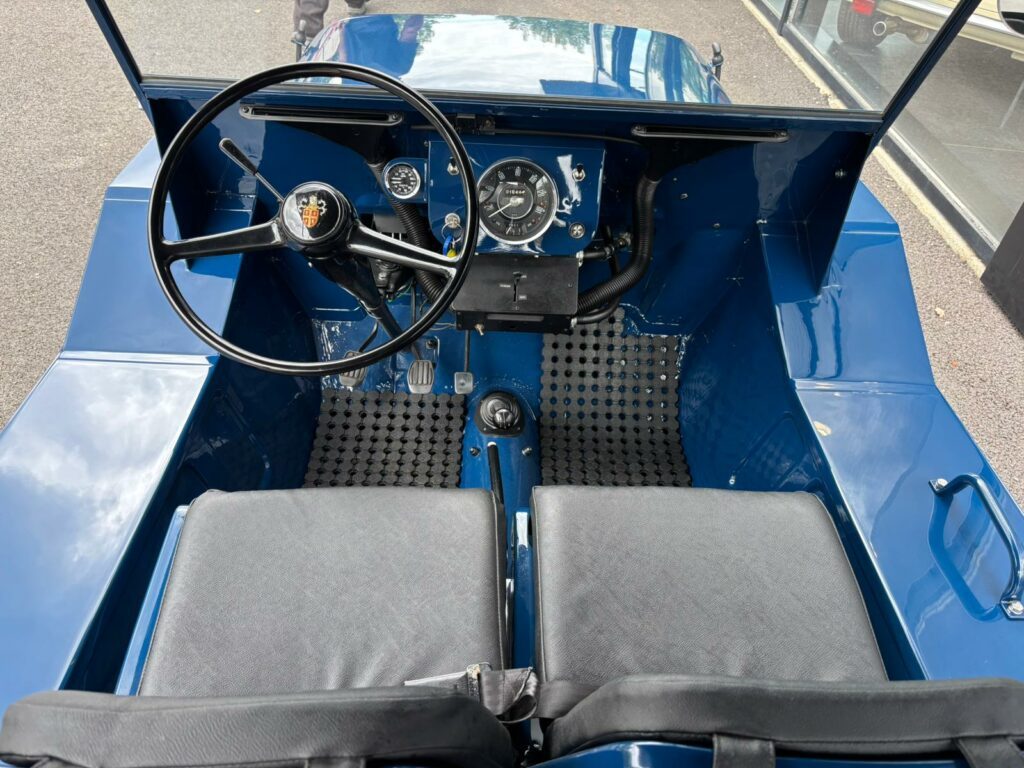 mini austin moke 1968 bleu à vendre occasion collection collector rare youngtimer achat vintage classics mini my mini revolution showroom paris houdan bazainville france
