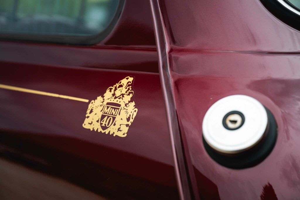 mini 1 3 mpi 40th anniversary ac sunroof bva automatic mulberry red 1999 for sale à vendre occasion collector collection showroom paris france usa classics mini my mini revolution
