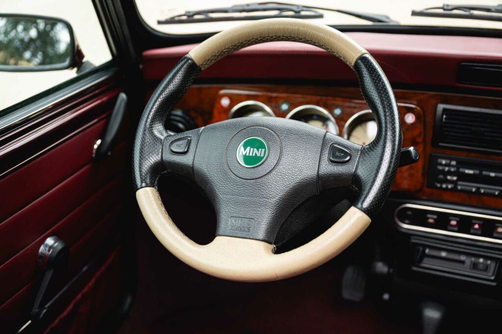 mini 1 3 mpi 40th anniversary ac sunroof bva automatic mulberry red 1999 for sale à vendre occasion collector collection showroom paris france usa classics mini my mini revolution